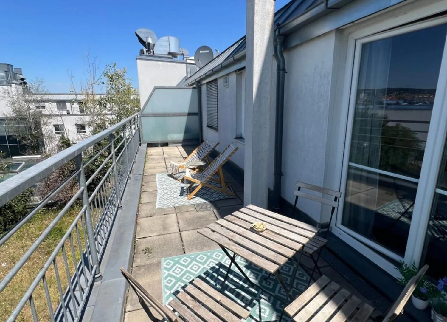 Rooftop City View Haven Apartment Wien